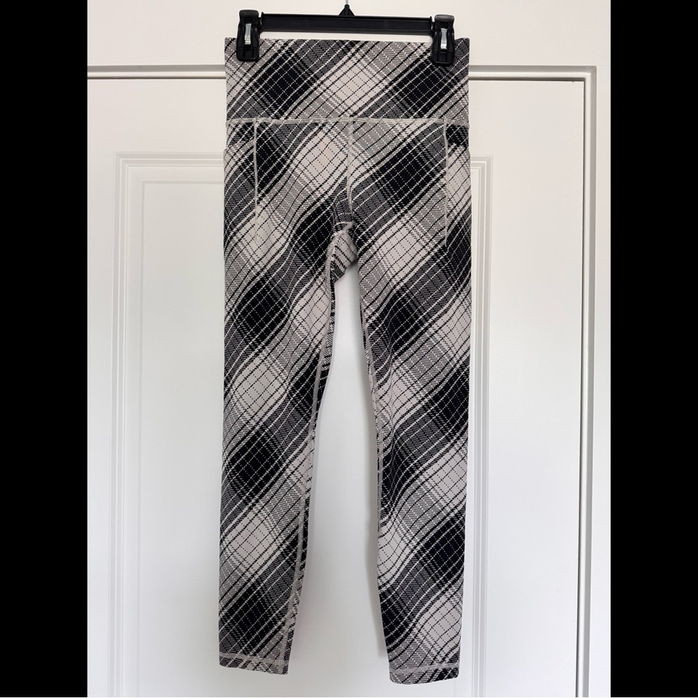 Athleta Salutations Stash Textured Tight *Size Small*